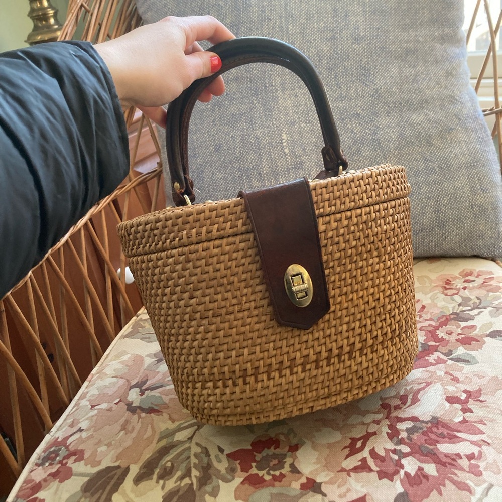 Woven basket purse